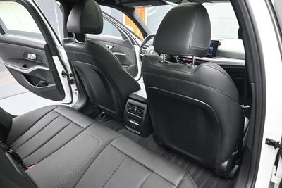 2025 BMW 3 Series 330i xDrive