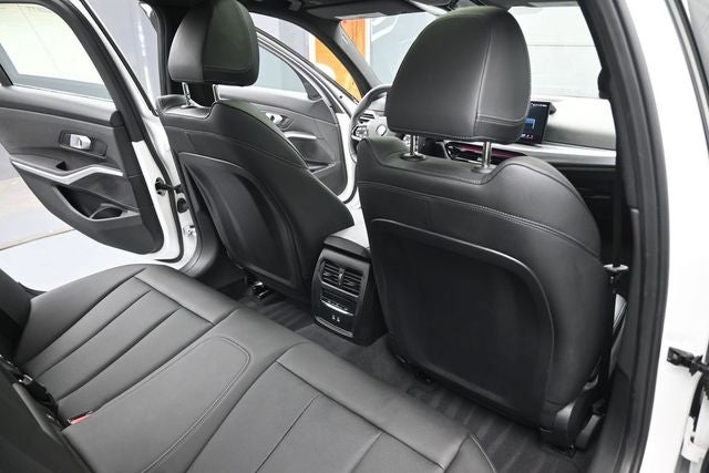 2025 BMW 3 Series 330i xDrive