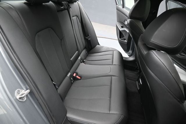 2025 BMW 3 Series 330i xDrive