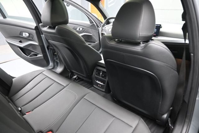 2025 BMW 3 Series 330i xDrive