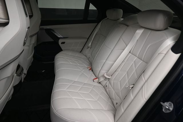 2025 BMW 7 Series 760i xDrive