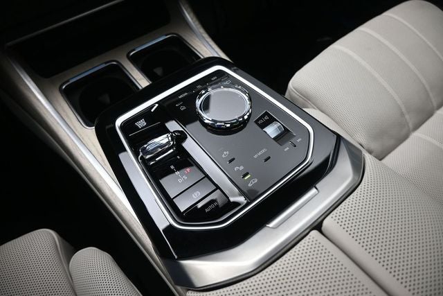 2025 BMW 7 Series 760i xDrive