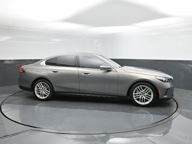 2024 BMW 5 Series 530i