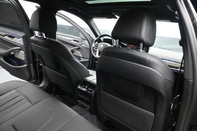 2022 BMW 5 Series 530i