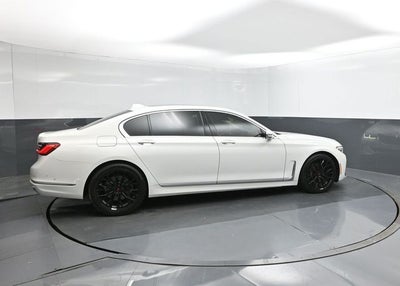 2022 BMW 7 Series 740i