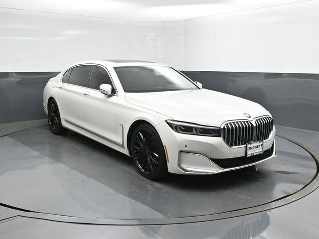 2022 BMW 7 Series 740i
