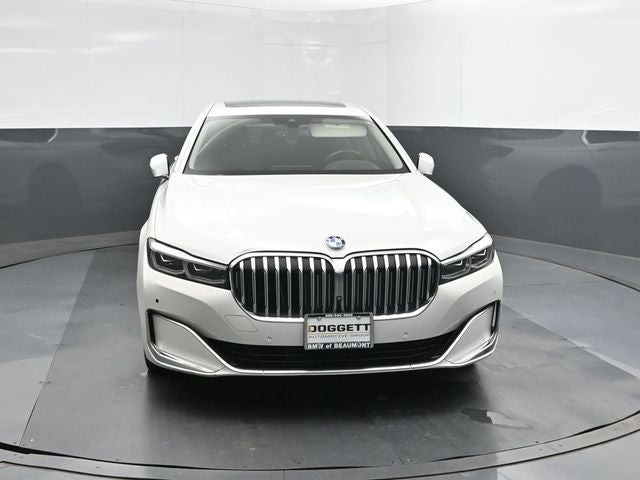 2022 BMW 7 Series 740i