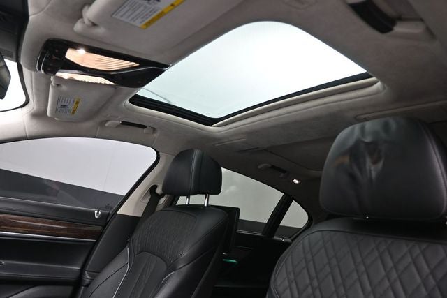 2022 BMW 7 Series 750i xDrive