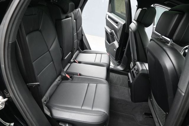 2024 Porsche Cayenne Base