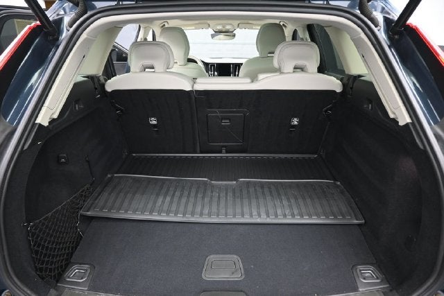 2024 Volvo XC60 Recharge Plug-In Hybrid T8 Plus Dark Theme