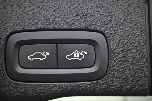 2024 Volvo XC60 Recharge Plug-In Hybrid T8 Plus Dark Theme