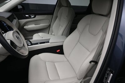 2024 Volvo XC60 Recharge Plug-In Hybrid T8 Plus Dark Theme