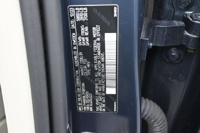 2024 Volvo XC60 Recharge Plug-In Hybrid T8 Plus Dark Theme