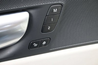 2024 Volvo XC60 Recharge Plug-In Hybrid T8 Plus Dark Theme