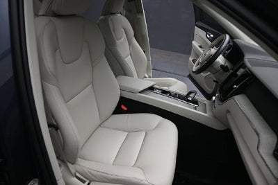 2024 Volvo XC60 Recharge Plug-In Hybrid T8 Plus Dark Theme