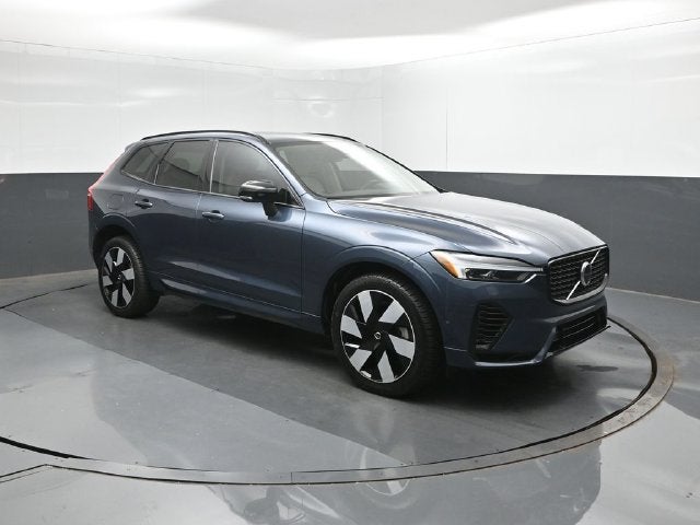 2024 Volvo XC60 Recharge Plug-In Hybrid T8 Plus Dark Theme