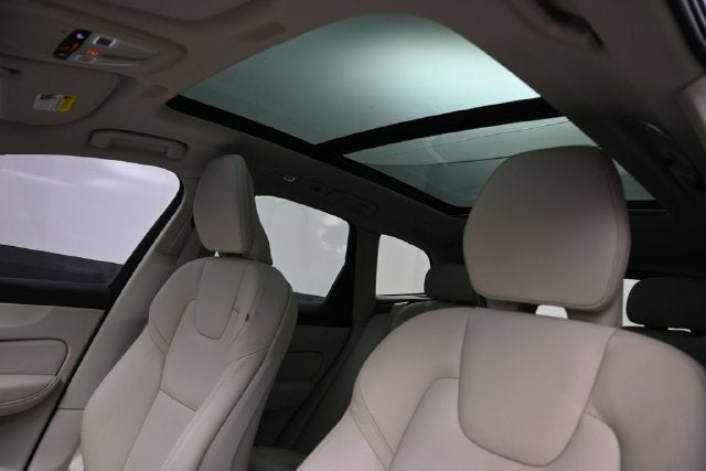 2024 Volvo XC60 Recharge Plug-In Hybrid T8 Plus Dark Theme