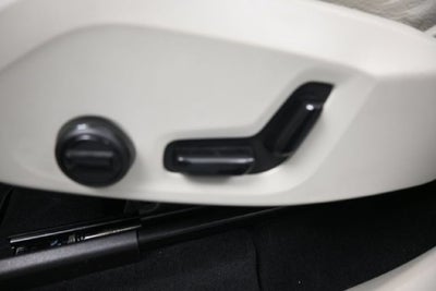 2024 Volvo XC60 Recharge Plug-In Hybrid T8 Plus Dark Theme