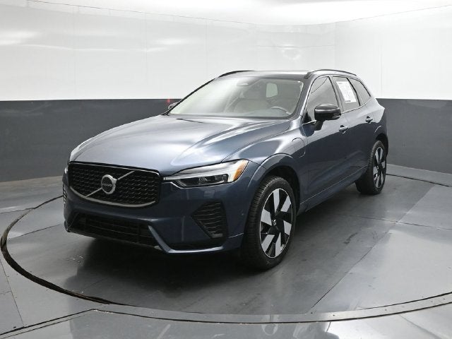 2024 Volvo XC60 Recharge Plug-In Hybrid T8 Plus Dark Theme