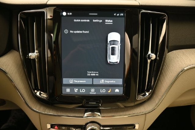 2024 Volvo XC60 Recharge Plug-In Hybrid T8 Plus Dark Theme
