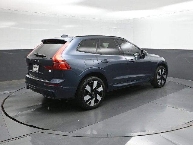 2024 Volvo XC60 Recharge Plug-In Hybrid T8 Plus Dark Theme