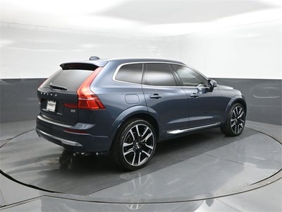 2023 Volvo XC60 B5 Ultimate Bright Theme