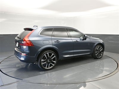 2023 Volvo XC60 B5 Ultimate Bright Theme