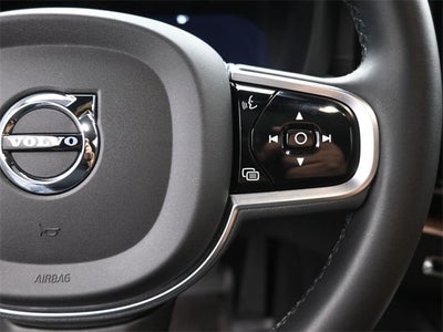 2023 Volvo XC60 B5 Ultimate Bright Theme
