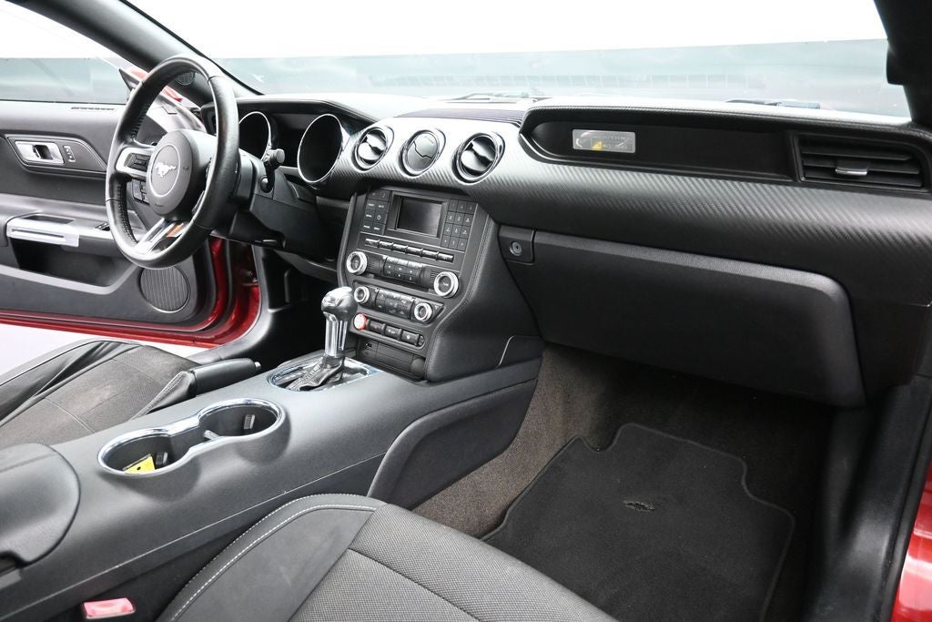 2016 Ford Mustang V6