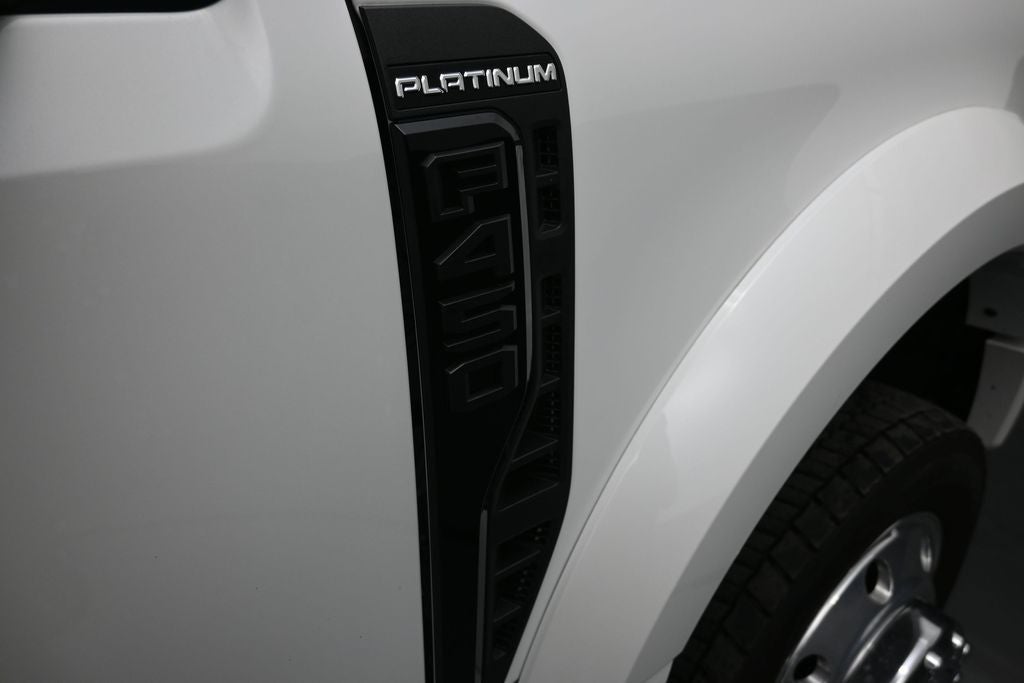 2025 Ford F-450SD Platinum DRW