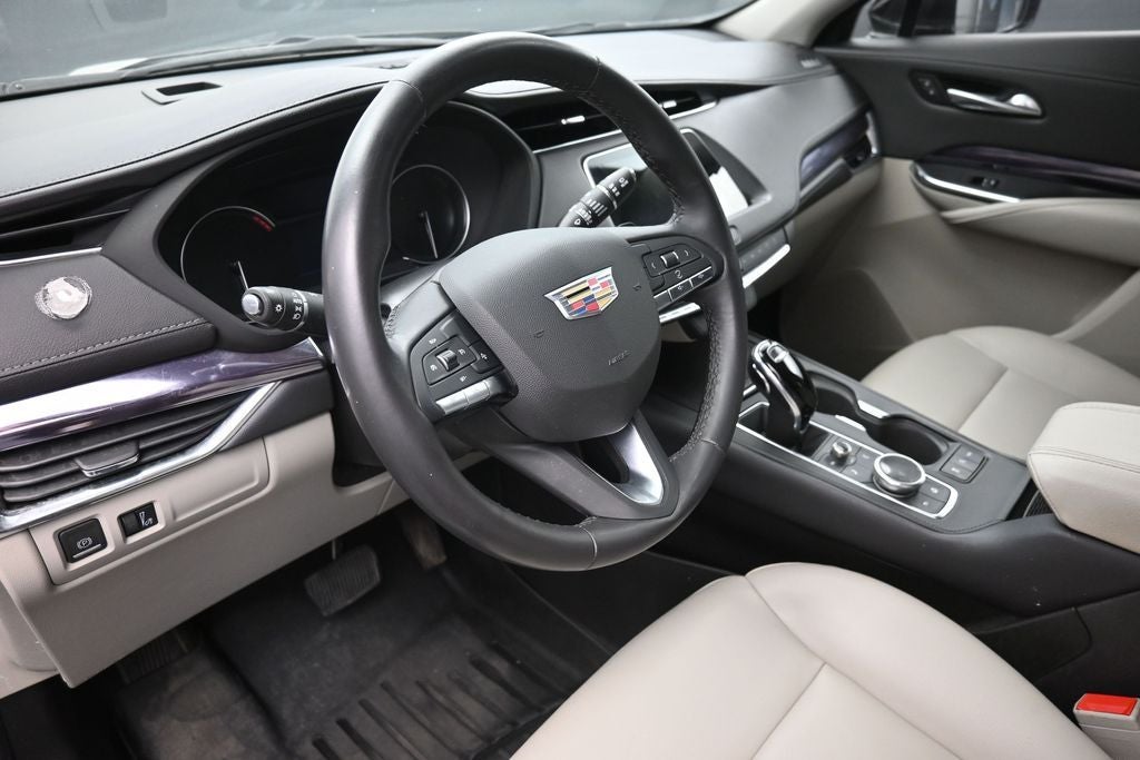 2023 Cadillac XT4 Luxury
