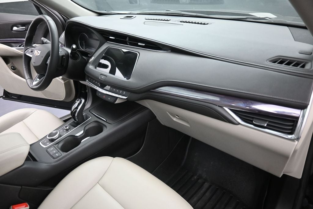 2023 Cadillac XT4 Luxury