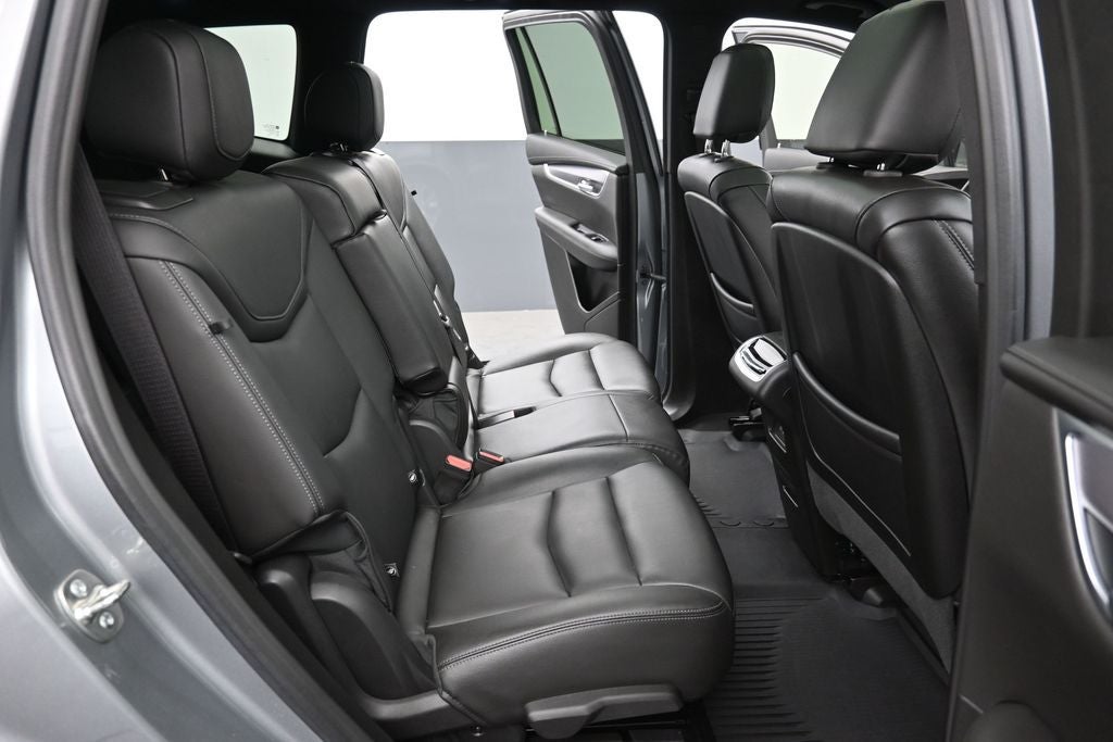 2025 Cadillac XT6 Luxury