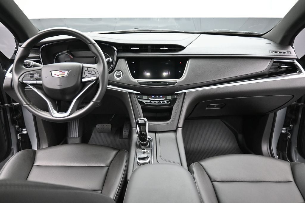 2025 Cadillac XT6 Luxury