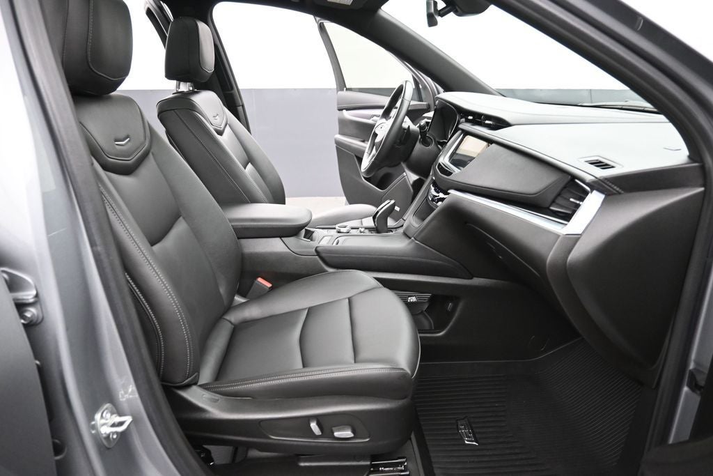 2025 Cadillac XT6 Luxury