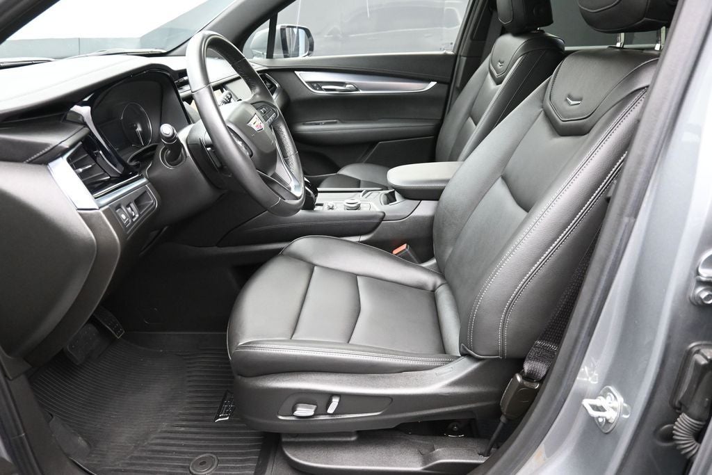 2025 Cadillac XT6 Luxury