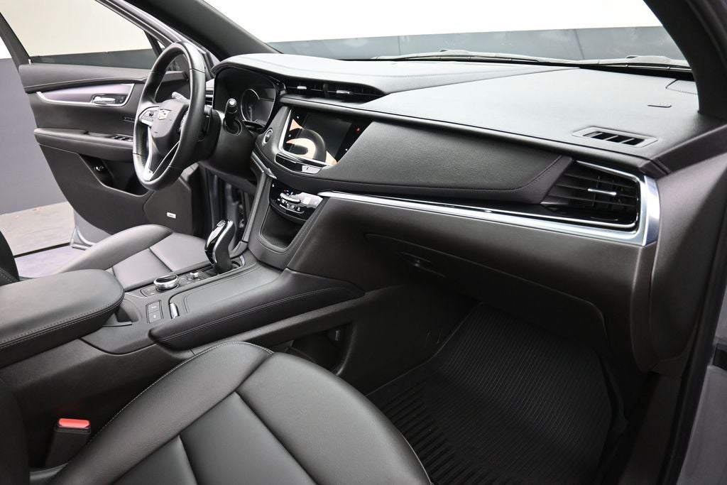 2025 Cadillac XT6 Luxury