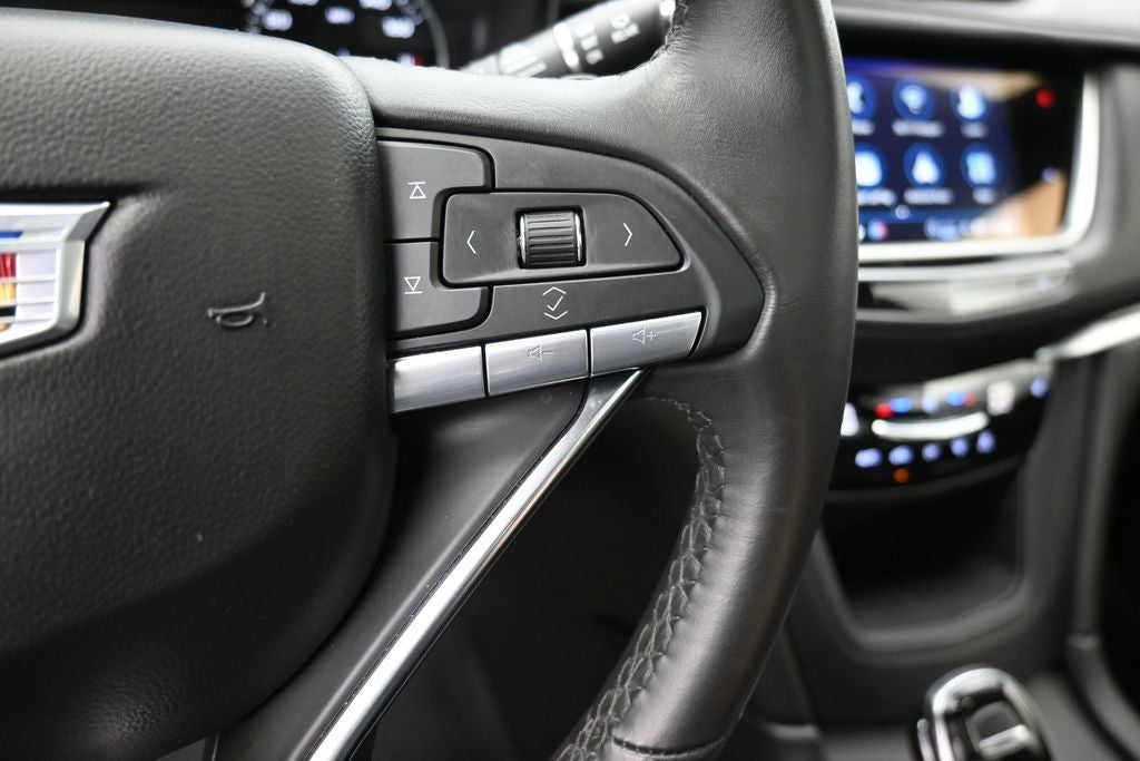 2025 Cadillac XT6 Luxury