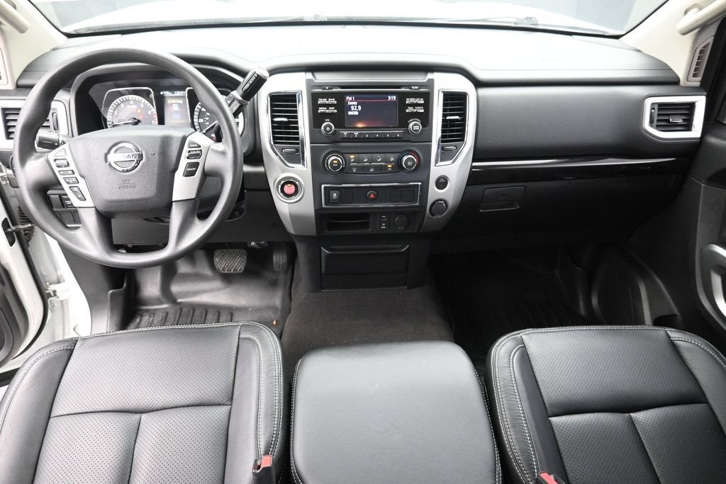 2017 Nissan Titan SV