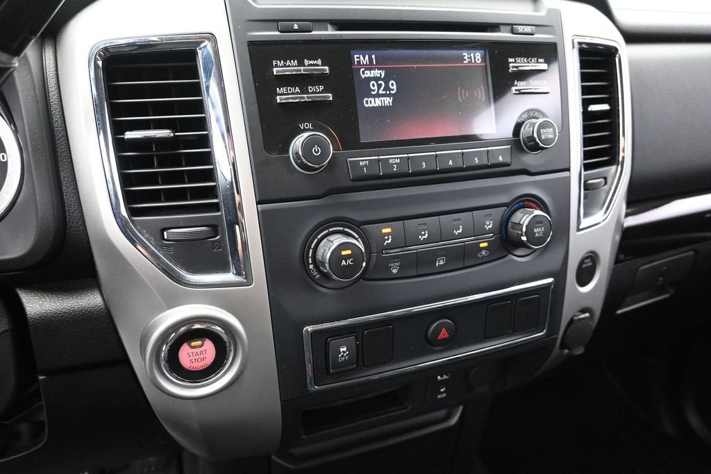2017 Nissan Titan SV