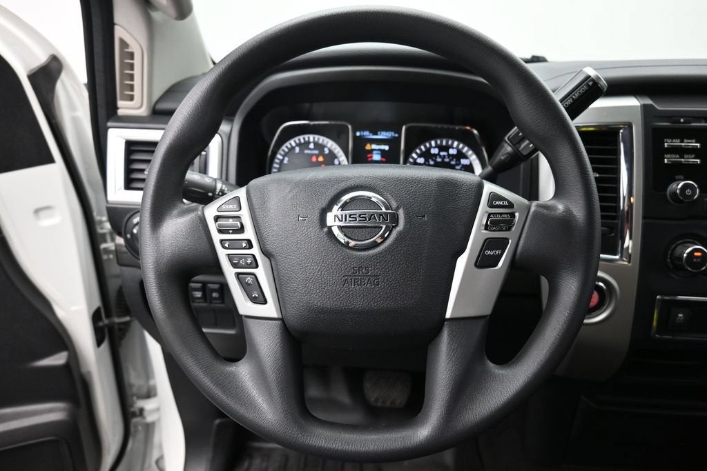 2017 Nissan Titan SV