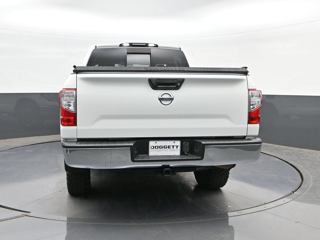 2017 Nissan Titan SV