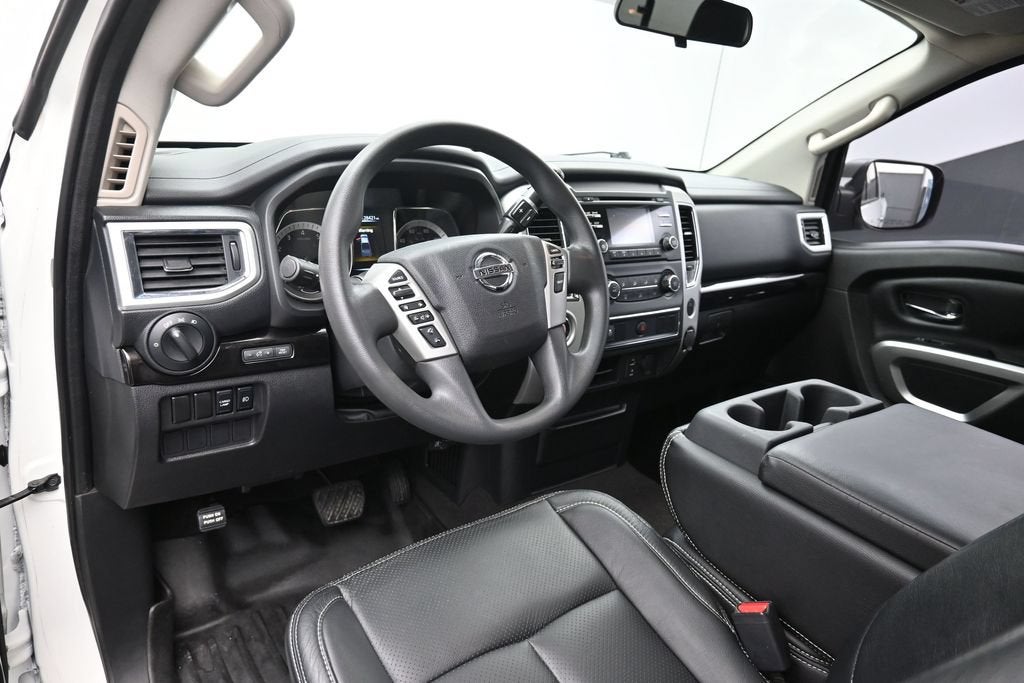 2017 Nissan Titan SV