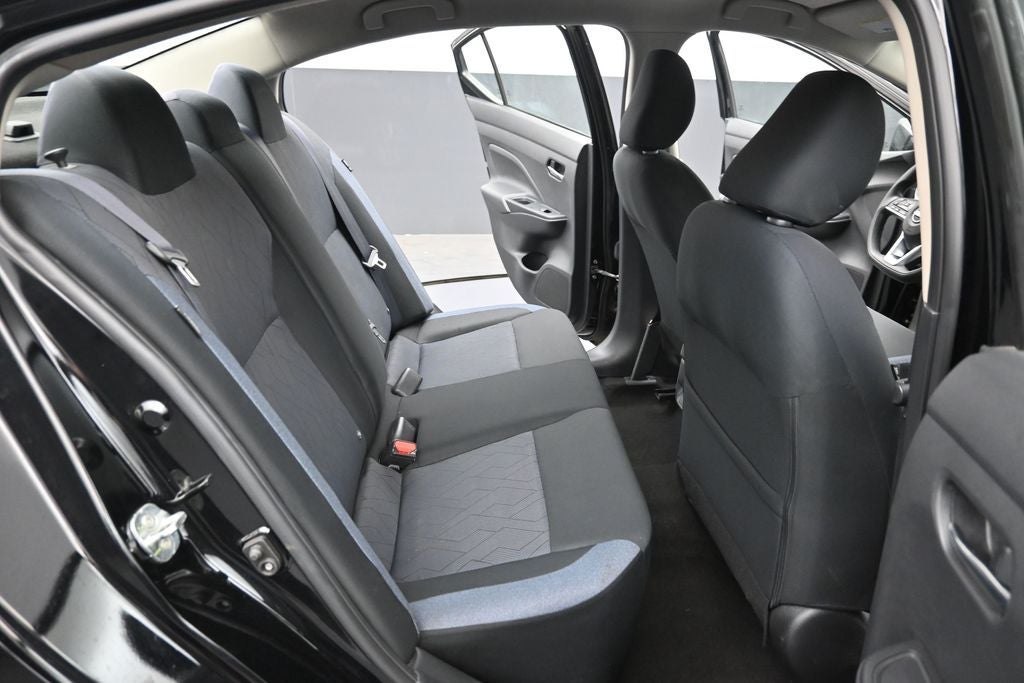 2023 Nissan Versa 1.6 SV