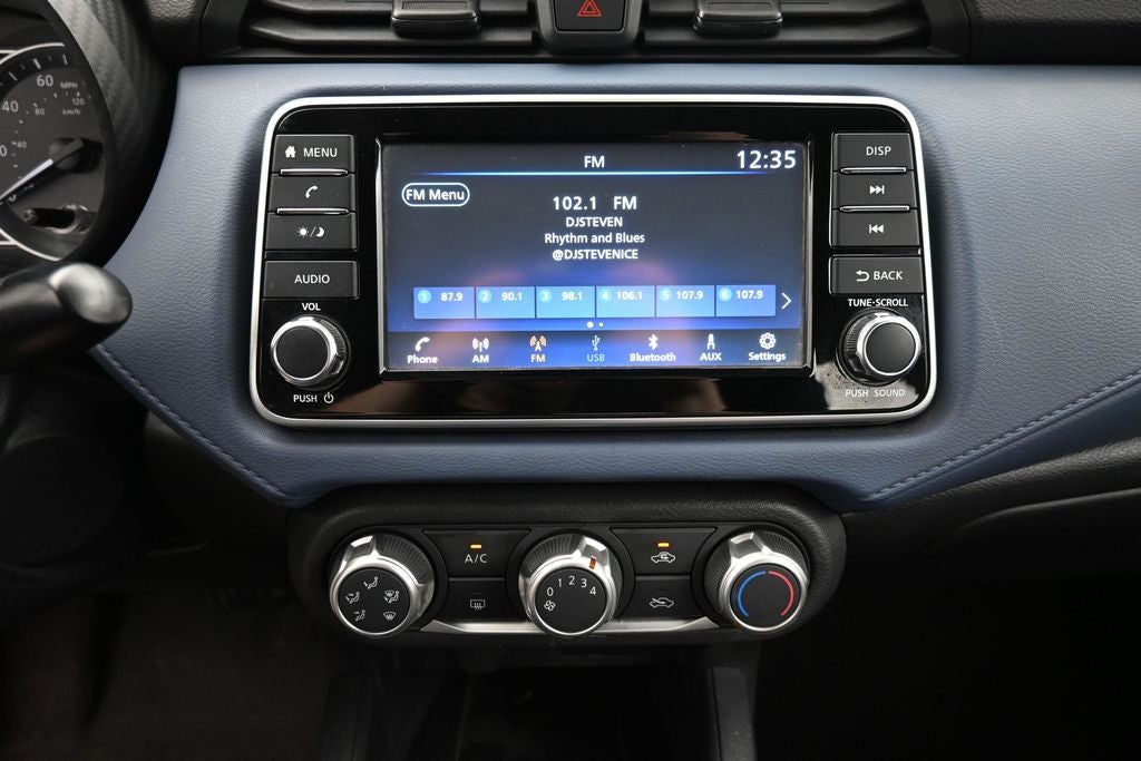 2023 Nissan Versa 1.6 SV