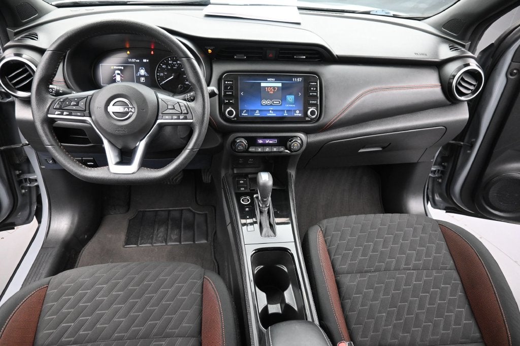 2022 Nissan Kicks SR