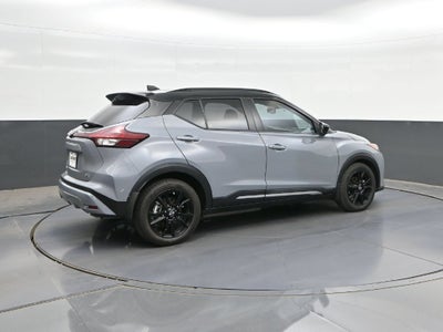 2022 Nissan Kicks SR
