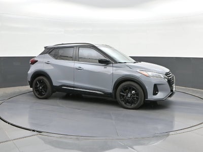 2022 Nissan Kicks SR