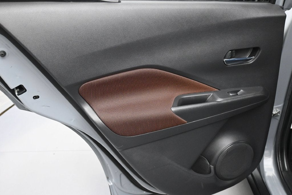2022 Nissan Kicks SR