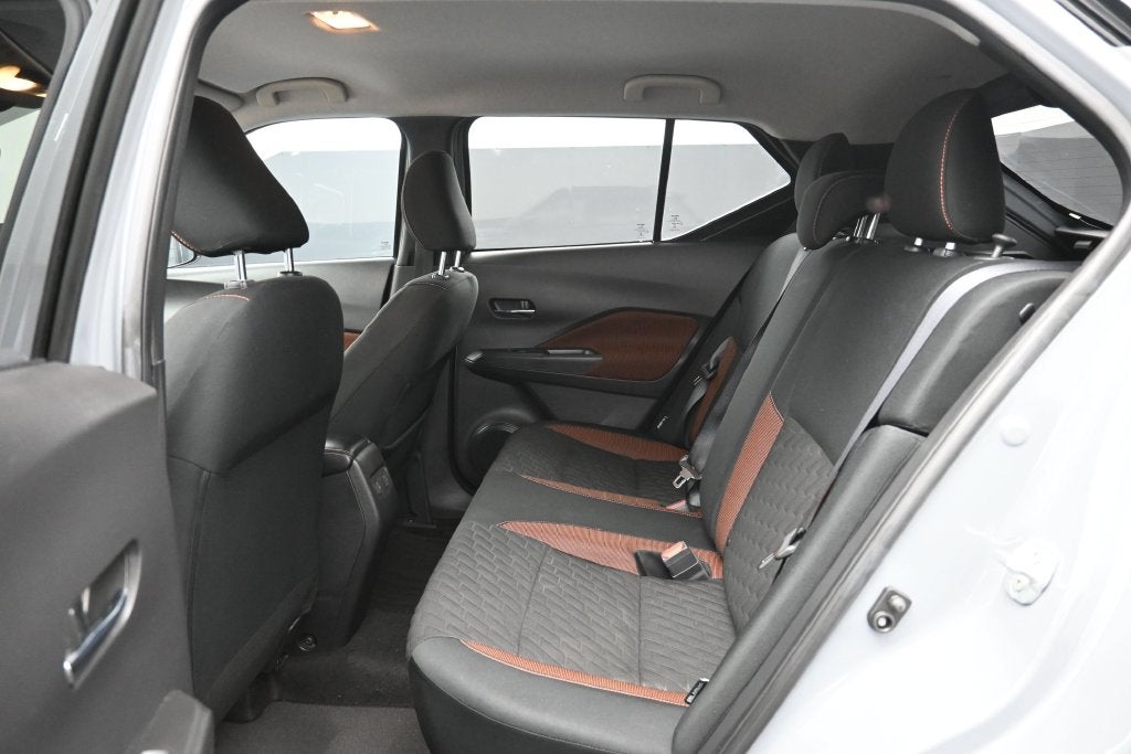 2022 Nissan Kicks SR